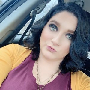 Meet your Posher, Niki